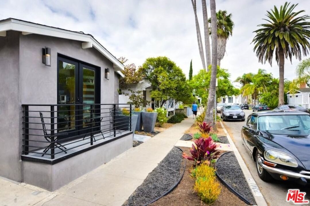 Street-front view of a 1921 bungalow triplex in Venice, Los Angeles