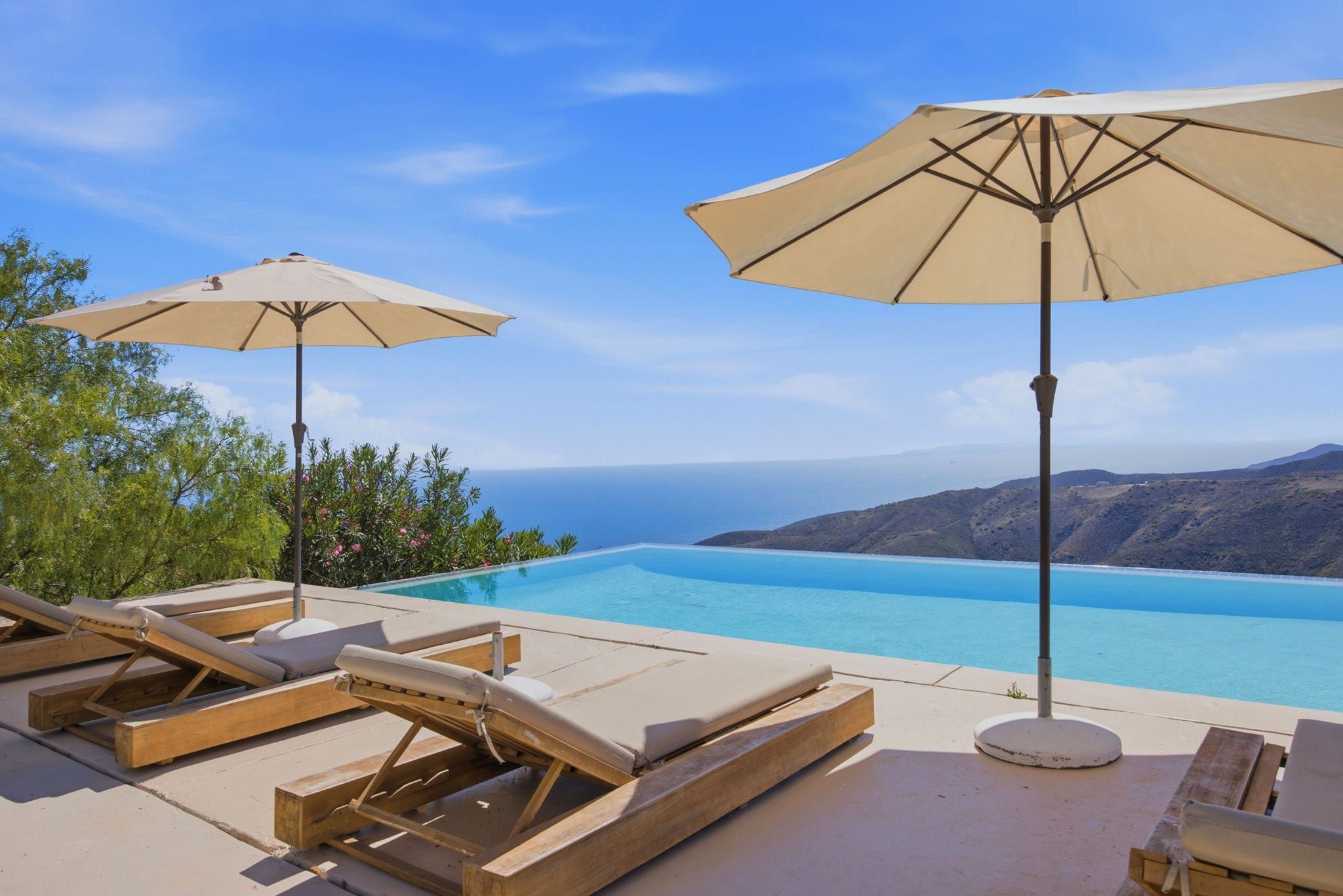 Infinity pool at the edge of a Malibu promontory